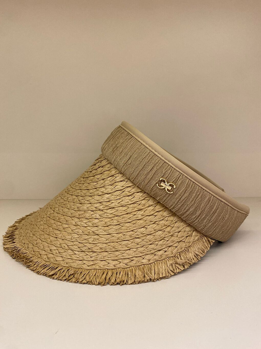 Bej Vizon Saçak Detaylı Yumuşak Siperlikli Hasır Vizör Şapka HSR2110-1