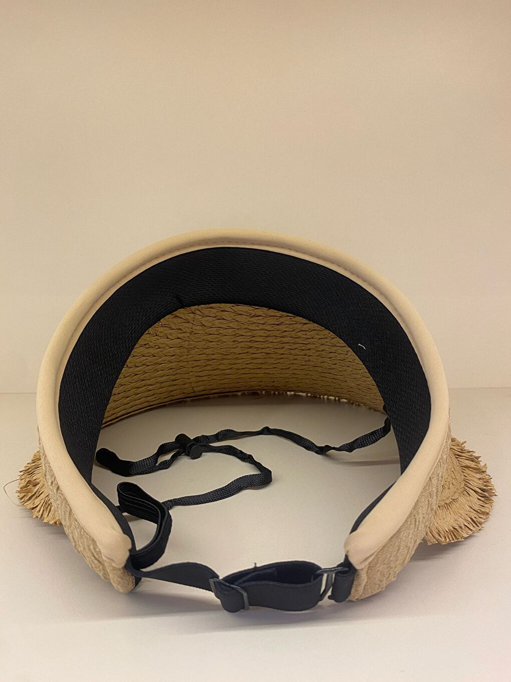 Bej Vizon Saçak Detaylı Yumuşak Siperlikli Hasır Vizör Şapka HSR2110-2