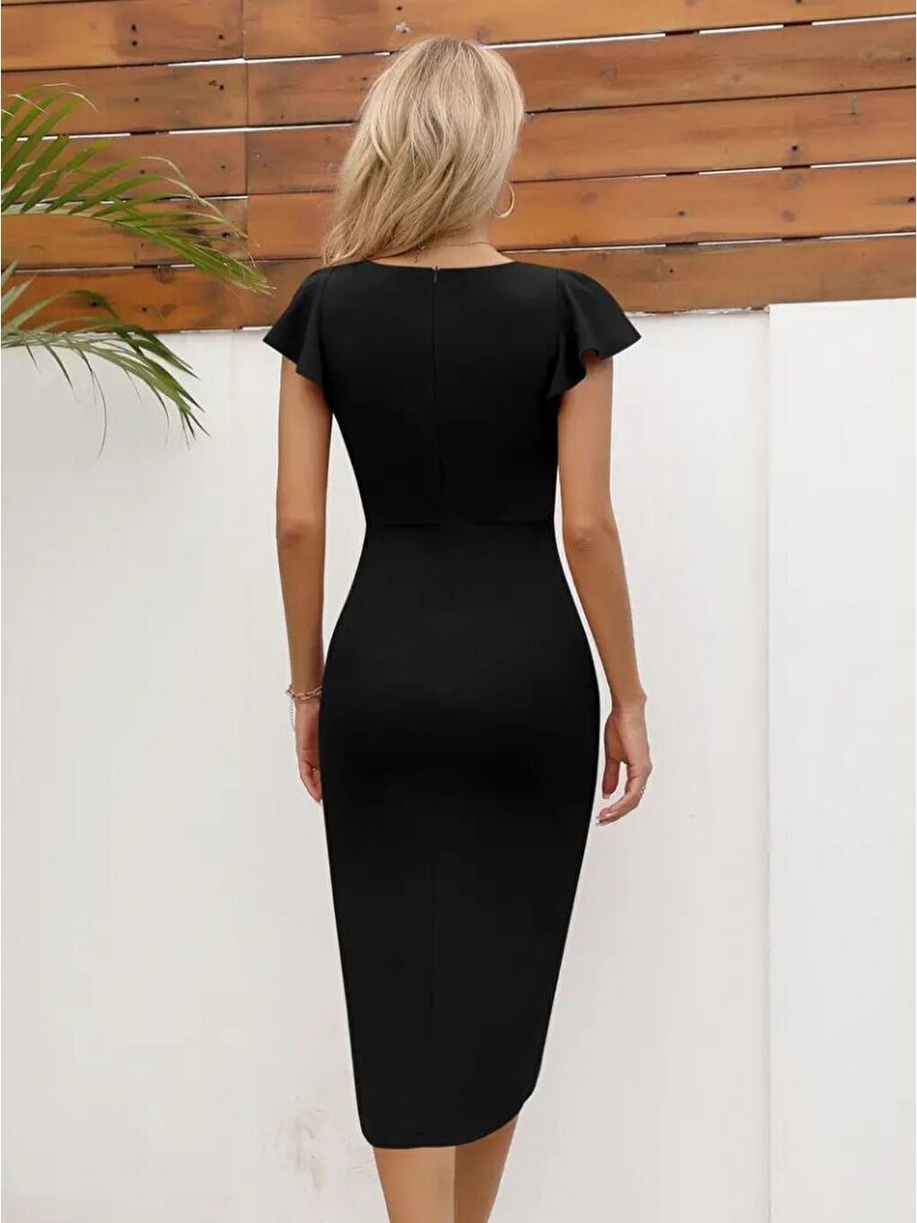Siyah Kadın Kısa Kollu Kalp Yaka Yanlardan Büzgü Detay Midi Janjan Krep Elbise-3