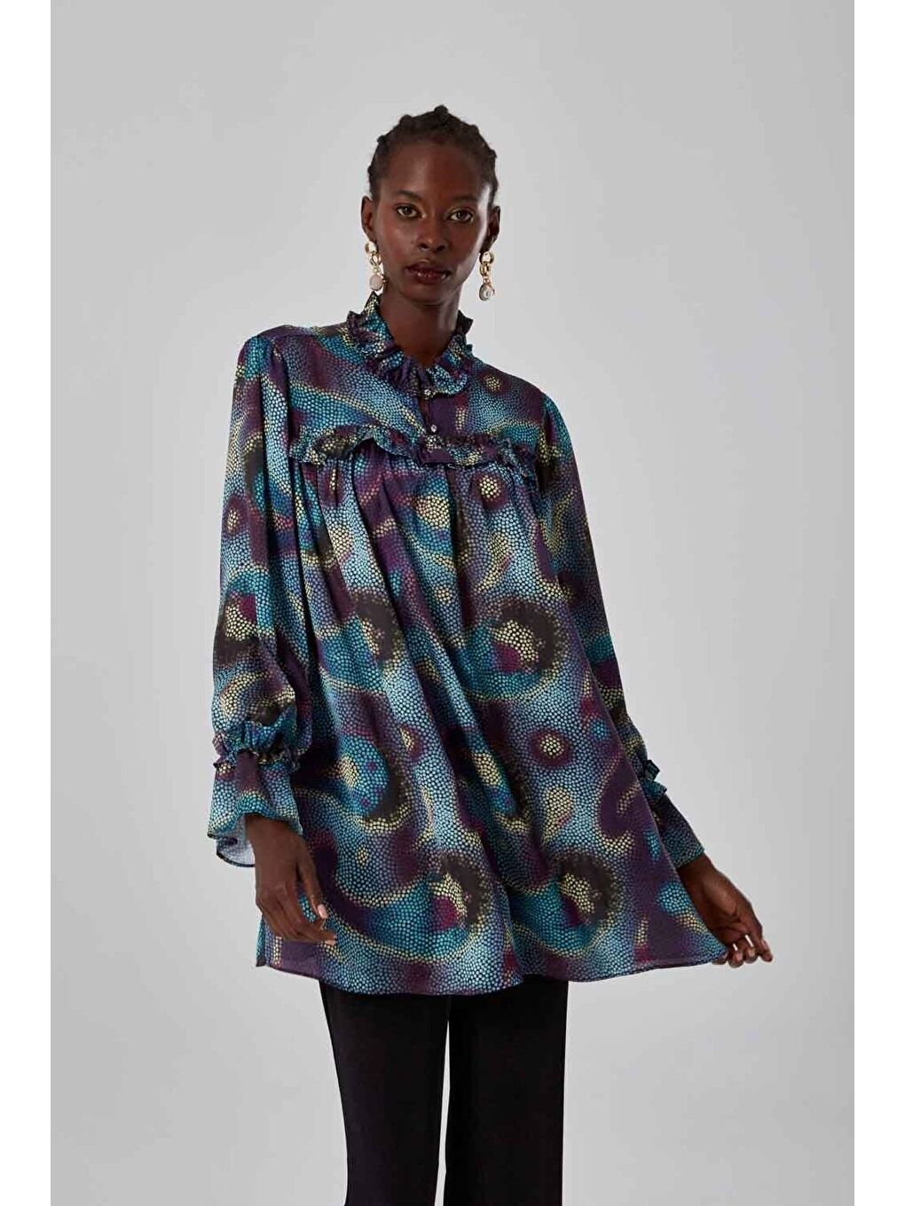 Siyah Fırfır Yaka Desenli Tunik-1