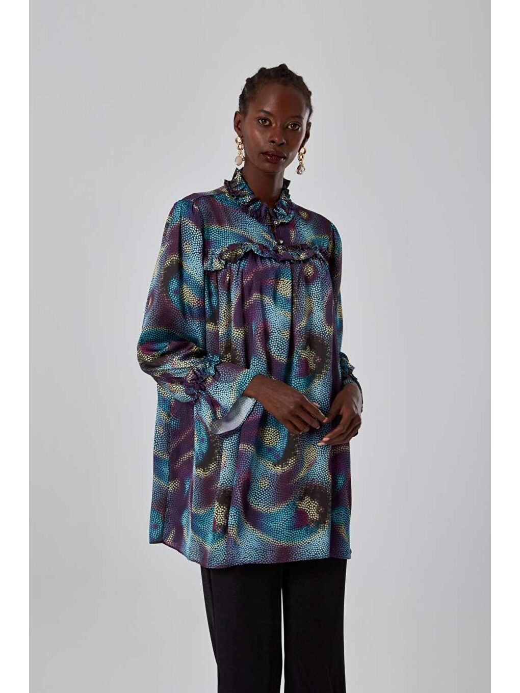 Siyah Fırfır Yaka Desenli Tunik-2