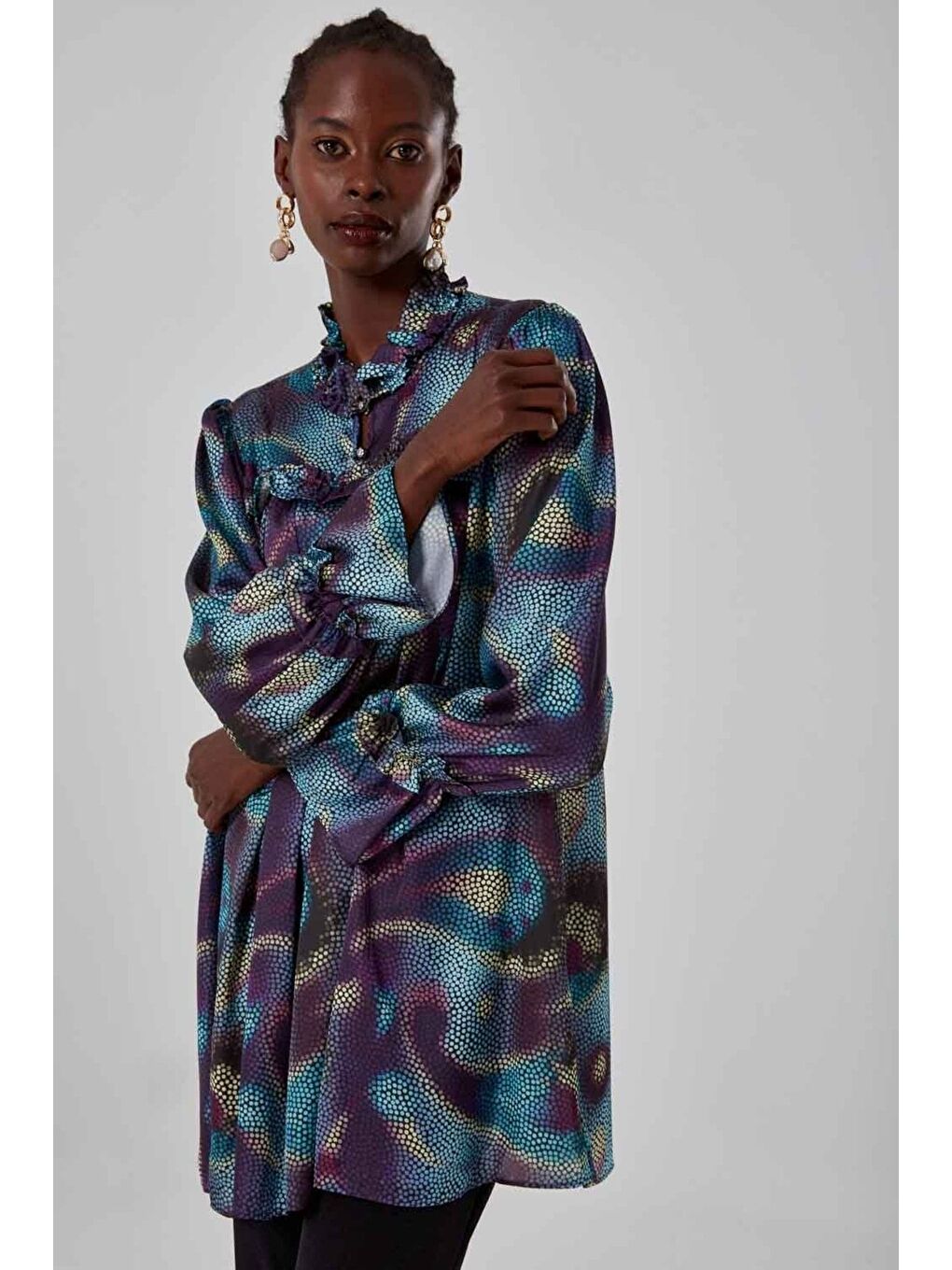 Siyah Fırfır Yaka Desenli Tunik-3