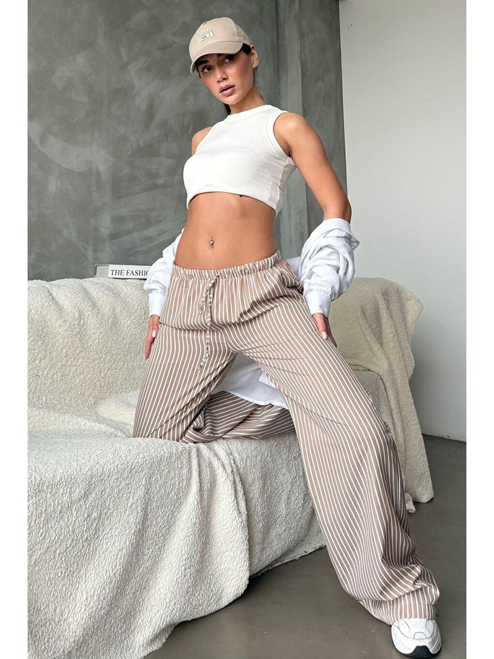 Bej Beli Ayarlanabilir Çizgili Cepli Bol Paça Kadın Pantolon Mg2312-1