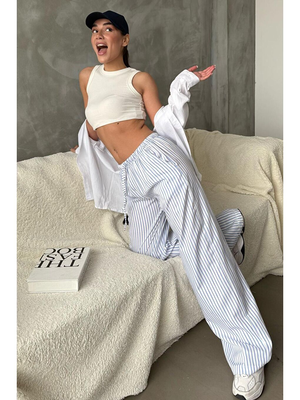 Mavi Beli Ayarlanabilir Çizgili Cepli Bol Paça Kadın Pantolon Mg2312-3