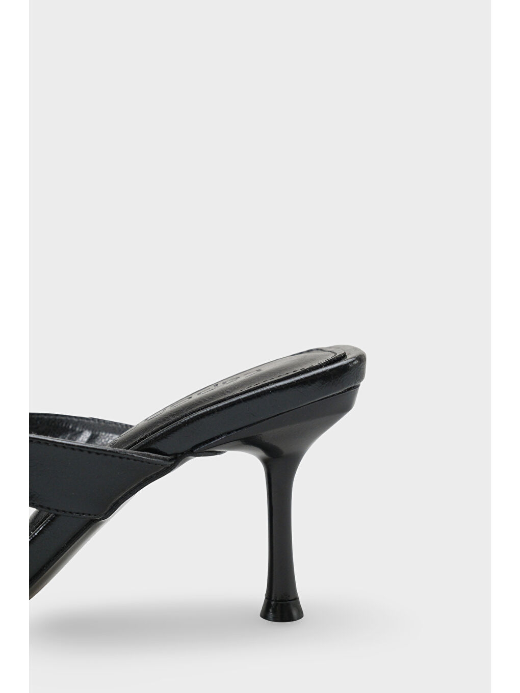 Siyah Laura Kadın Parmak Arası Terlik-2