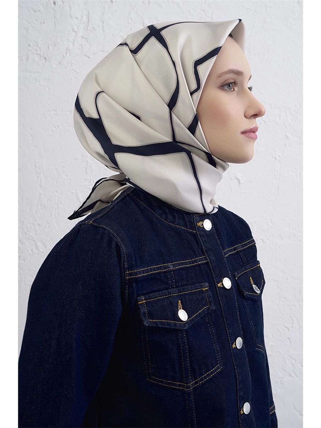 Ekru Saf İpek Sura Eşarp 9441D 02-2