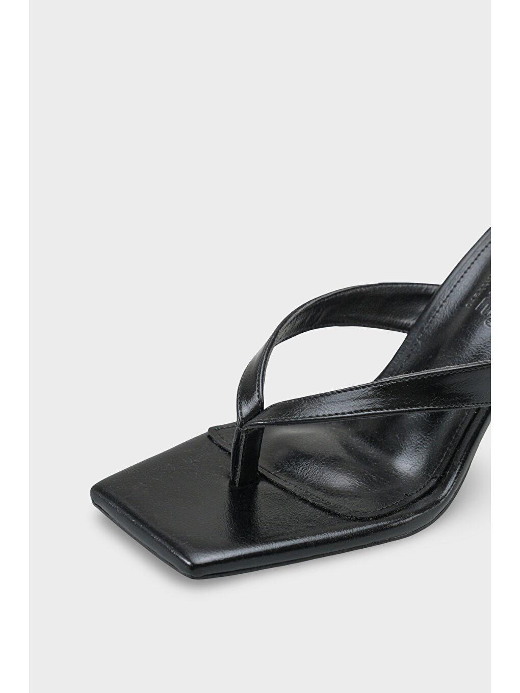 Siyah Laura Kadın Parmak Arası Terlik-3