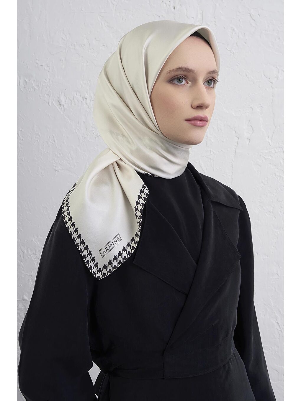 Ekru Su Yolu Desenli Saf İpek Twill Eşarp 9443D 03-1