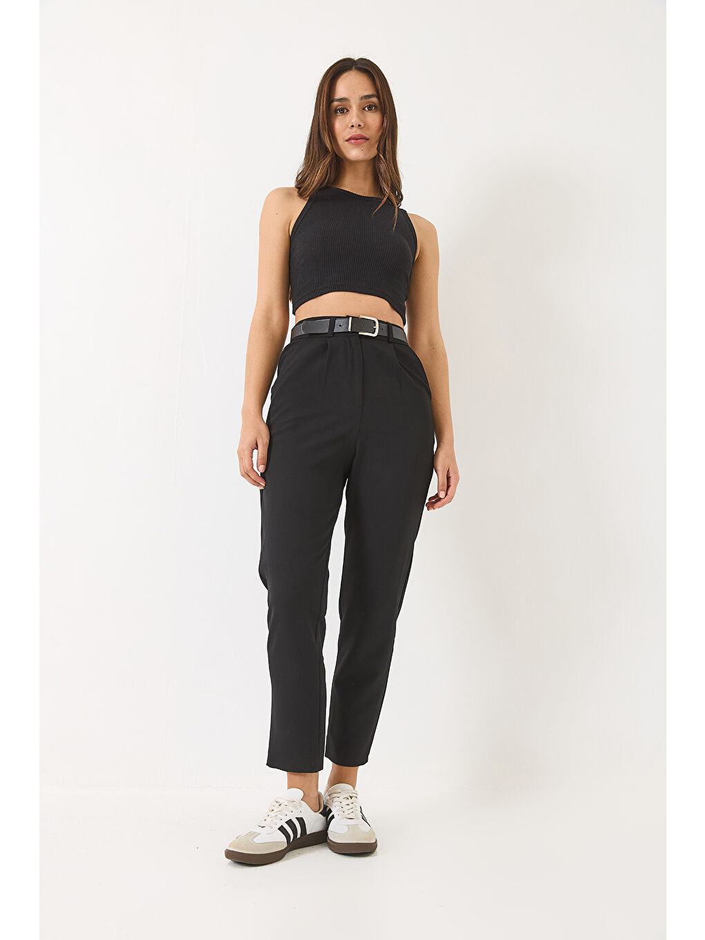 Siyah Kadın Yüksek Bel Cepli Arkası Lastikli Kemerli Duble Havuç Pantolon-1