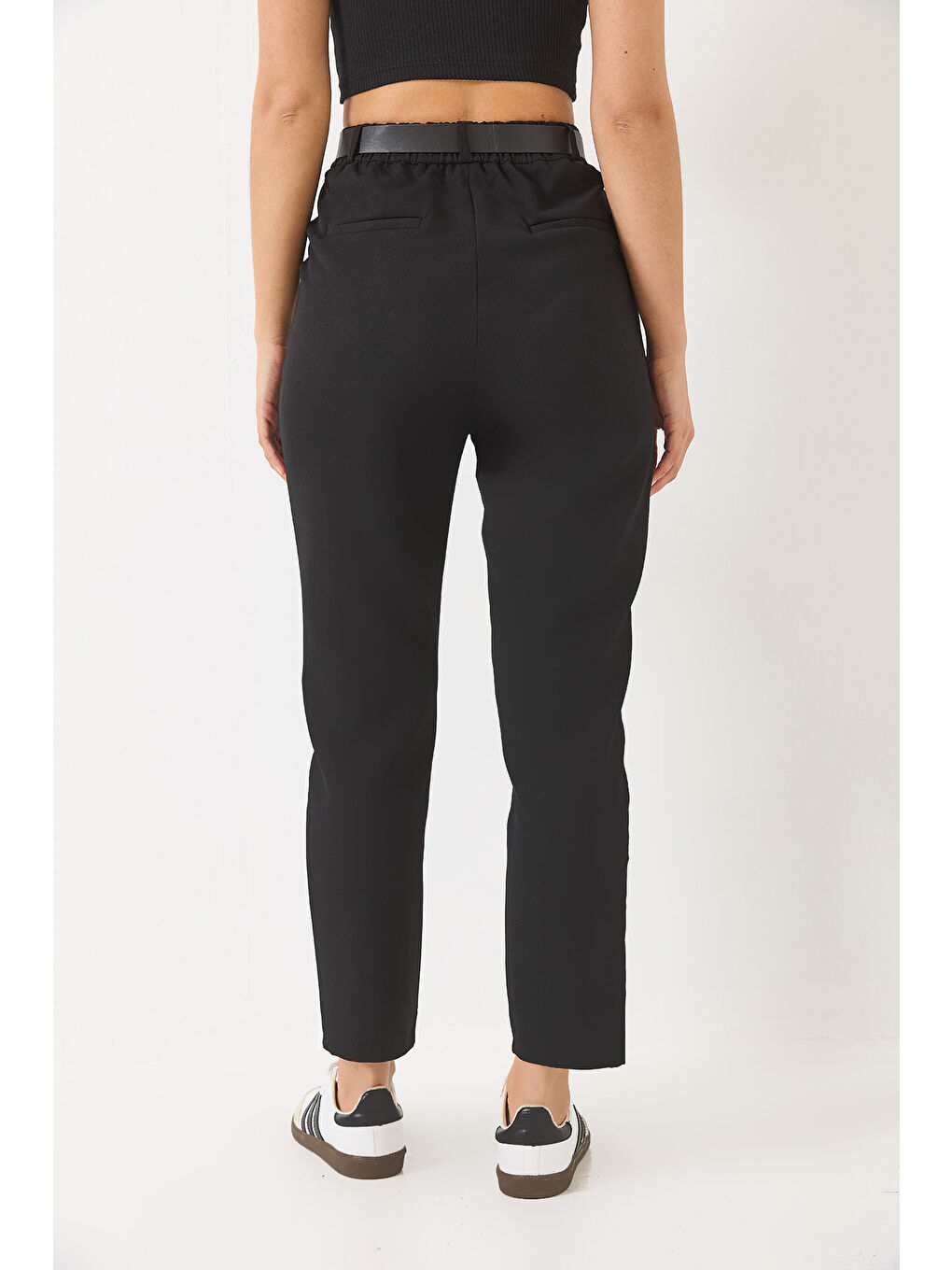 Siyah Kadın Yüksek Bel Cepli Arkası Lastikli Kemerli Duble Havuç Pantolon-5