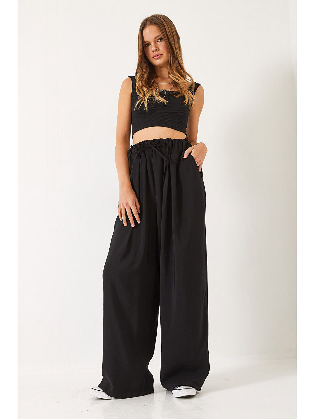 Siyah Kadın Yüksek Bel Geniş Lastikli Oversize Palazzo Pantolon-2