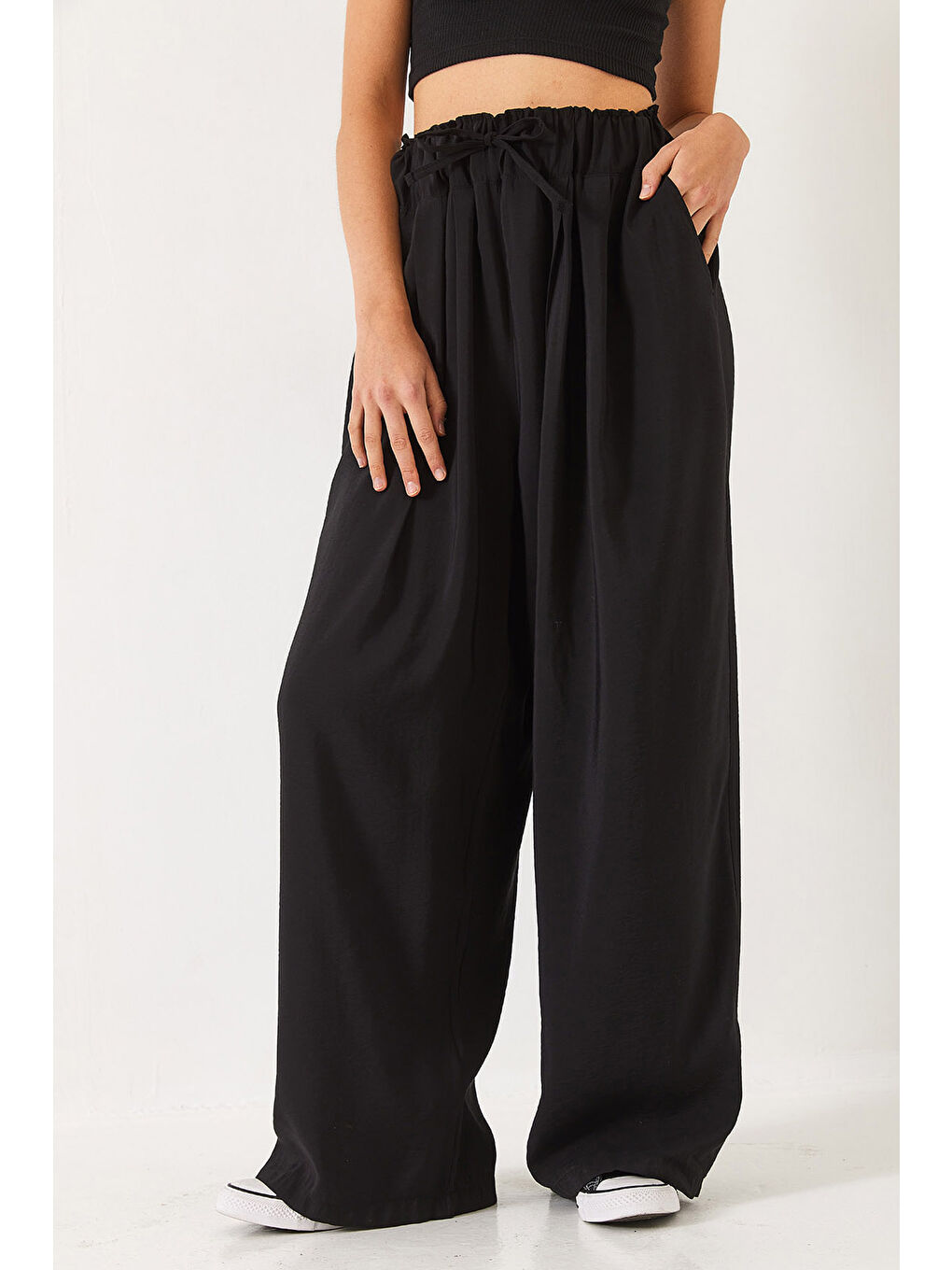 Siyah Kadın Yüksek Bel Geniş Lastikli Oversize Palazzo Pantolon-4