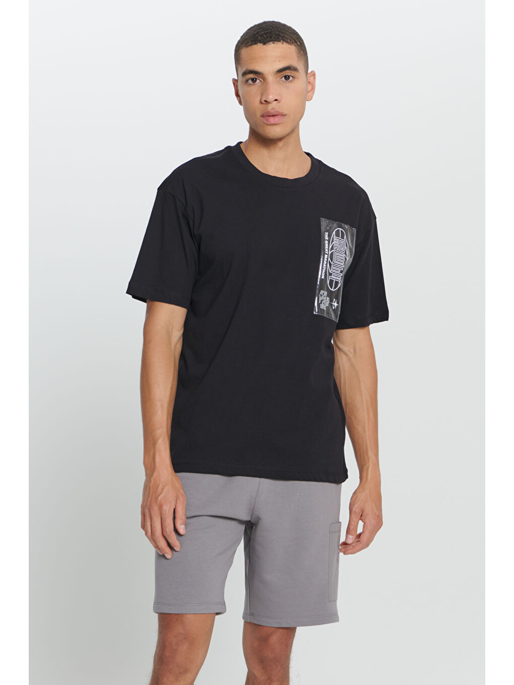 Erkek Siyah Loose Fit Bol Kesim %100 Pamuk Baskılı Bisiklet Yaka Tişört-2