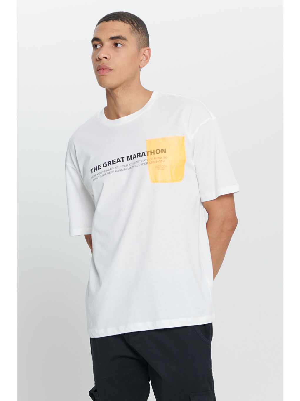 Erkek Beyaz Loose Fit Bol Kesim %100 Pamuk Baskılı Bisiklet Yaka Tişört-2