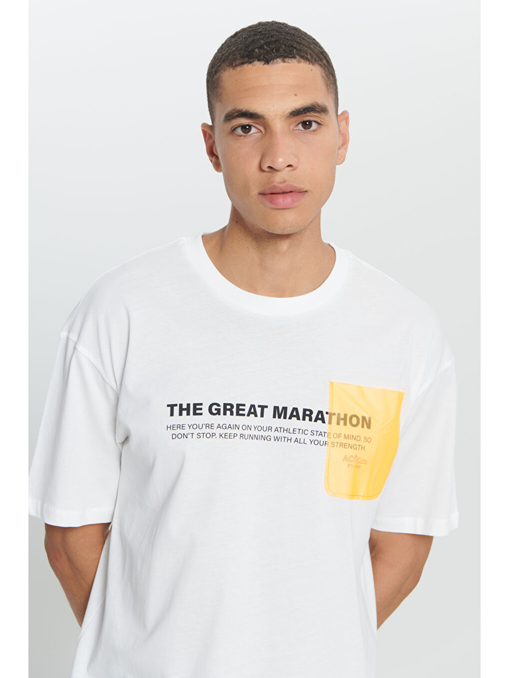 Erkek Beyaz Loose Fit Bol Kesim %100 Pamuk Baskılı Bisiklet Yaka Tişört-3