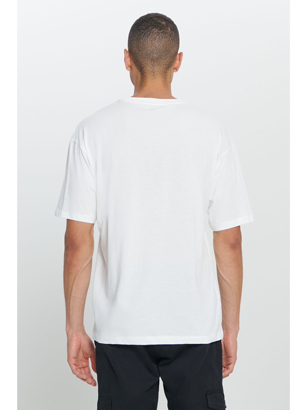 Erkek Beyaz Loose Fit Bol Kesim %100 Pamuk Baskılı Bisiklet Yaka Tişört-4