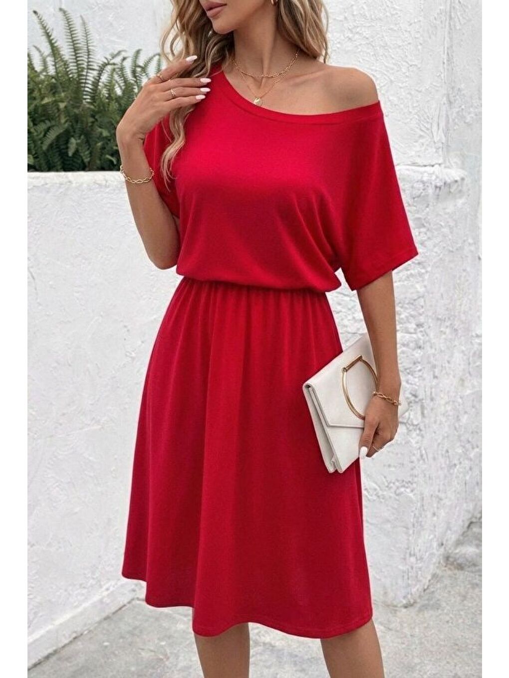 Kırmızı Kadın Kısa Kollu Omuzdan Açık Kiloş Midi Viskon Elbise-1