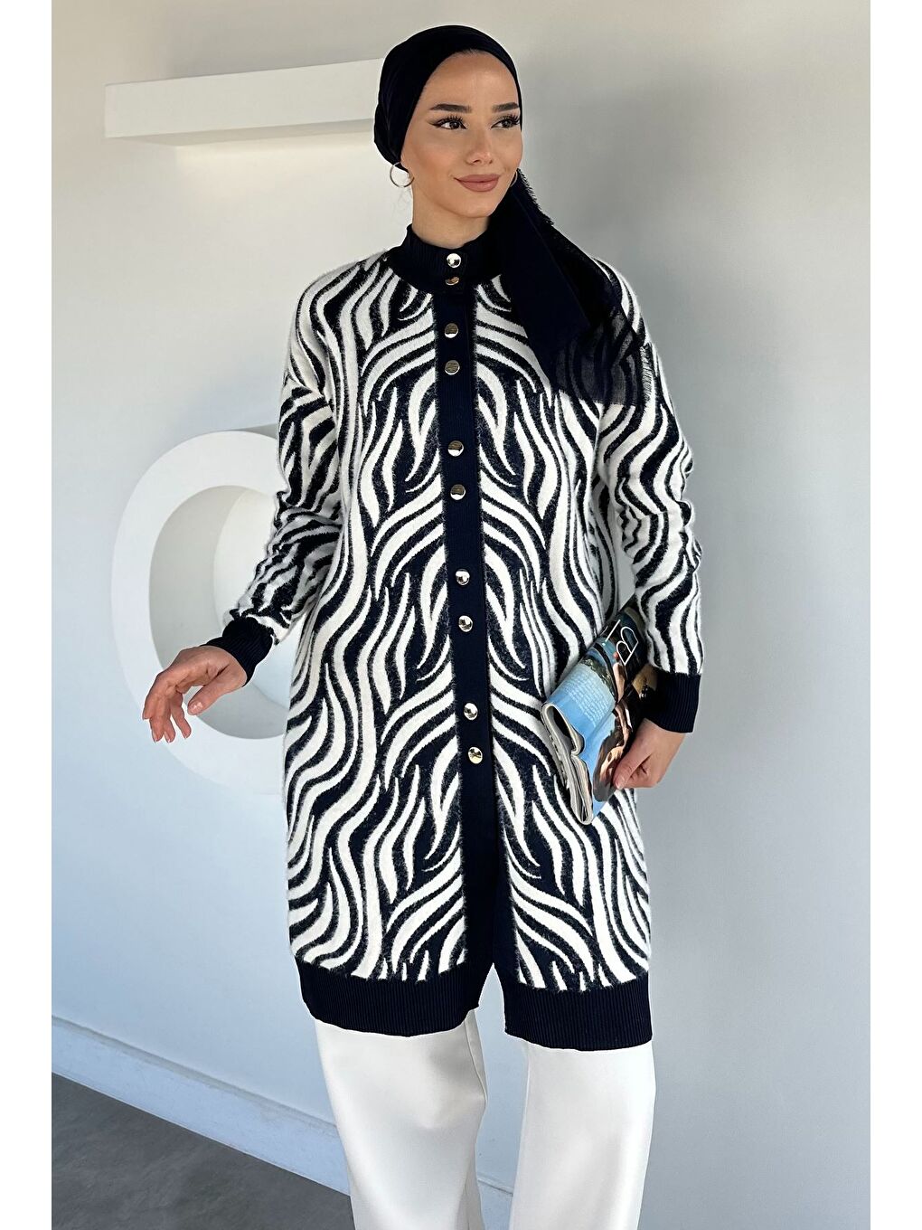 Lacivert Desenli Angora Tesettür Triko Hırka-3