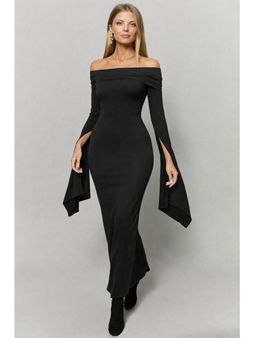 Siyah Kadın Madonna Yaka Uzun Yırtmaç Kol Detaylı Uzun Ithal Krep Elbise