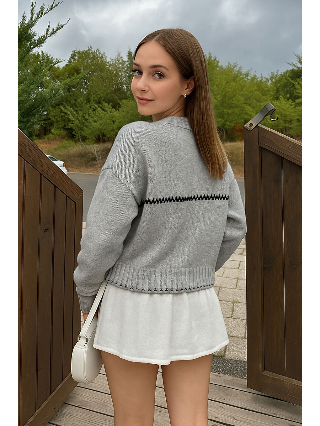 Gri Regular Fit Bisiklet Yaka Kazak 25K0195K1-2