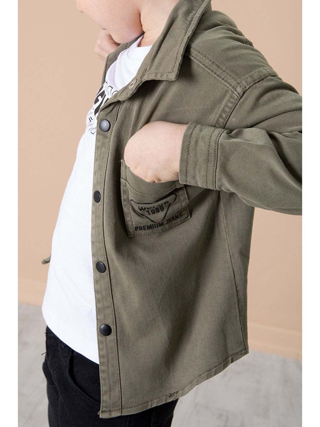 Haki Crew Yazılı Tişörtlü File Detaylı Erkek Çocuk Gömlek 20083-3