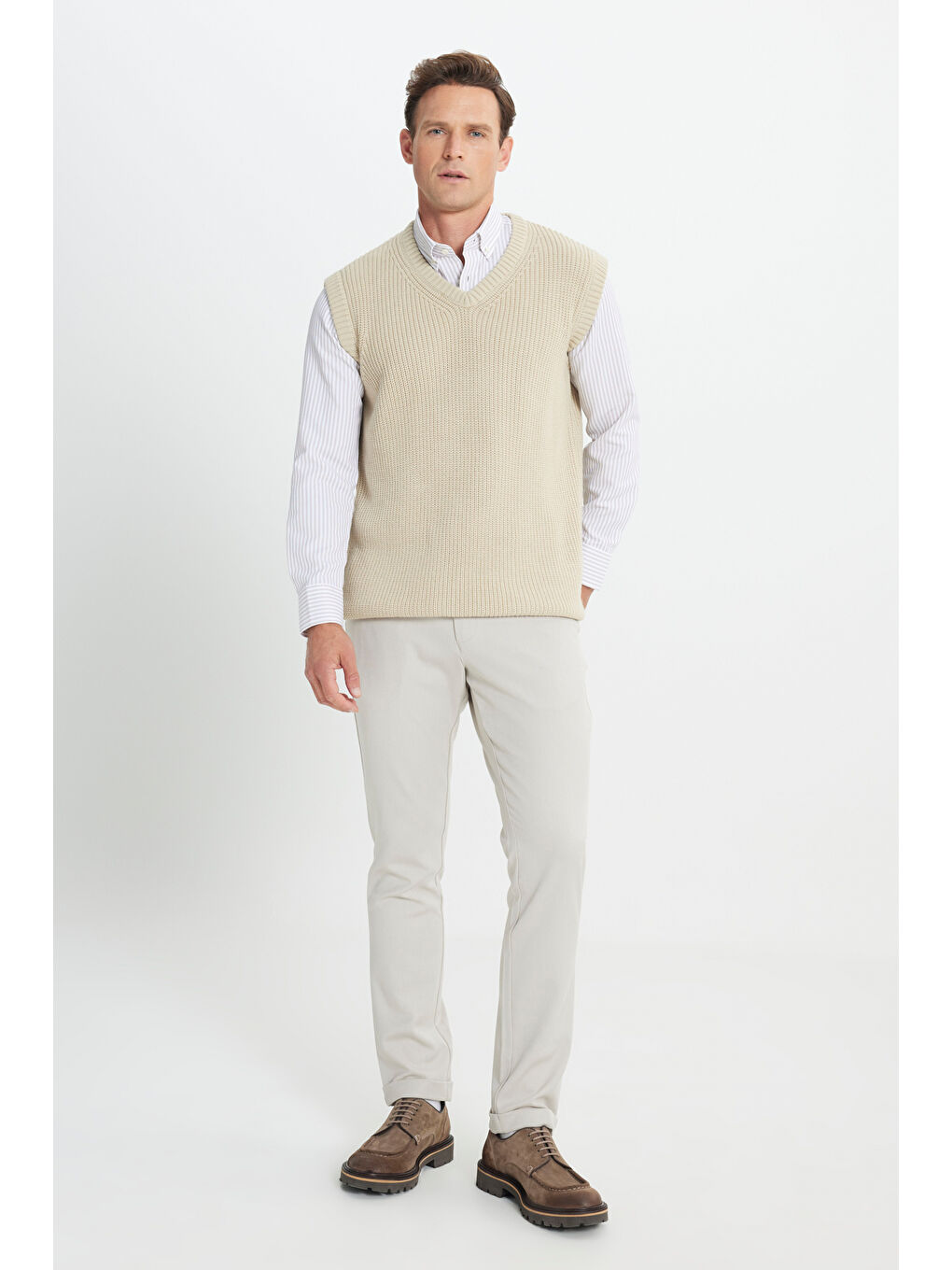 Erkek Bej Standart Fit Normal Kesim V Yaka Triko Süveter-1