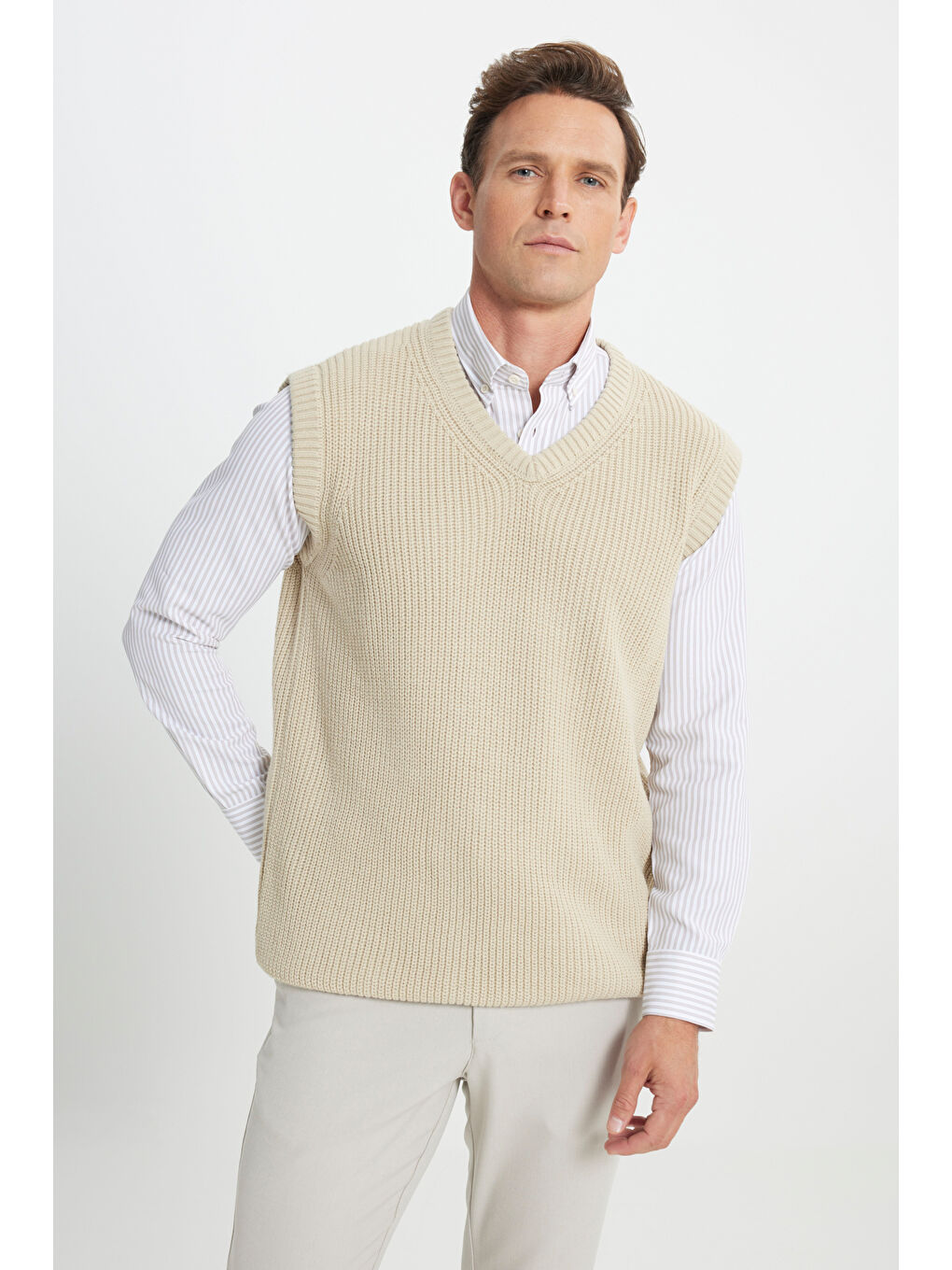 Erkek Bej Standart Fit Normal Kesim V Yaka Triko Süveter-2
