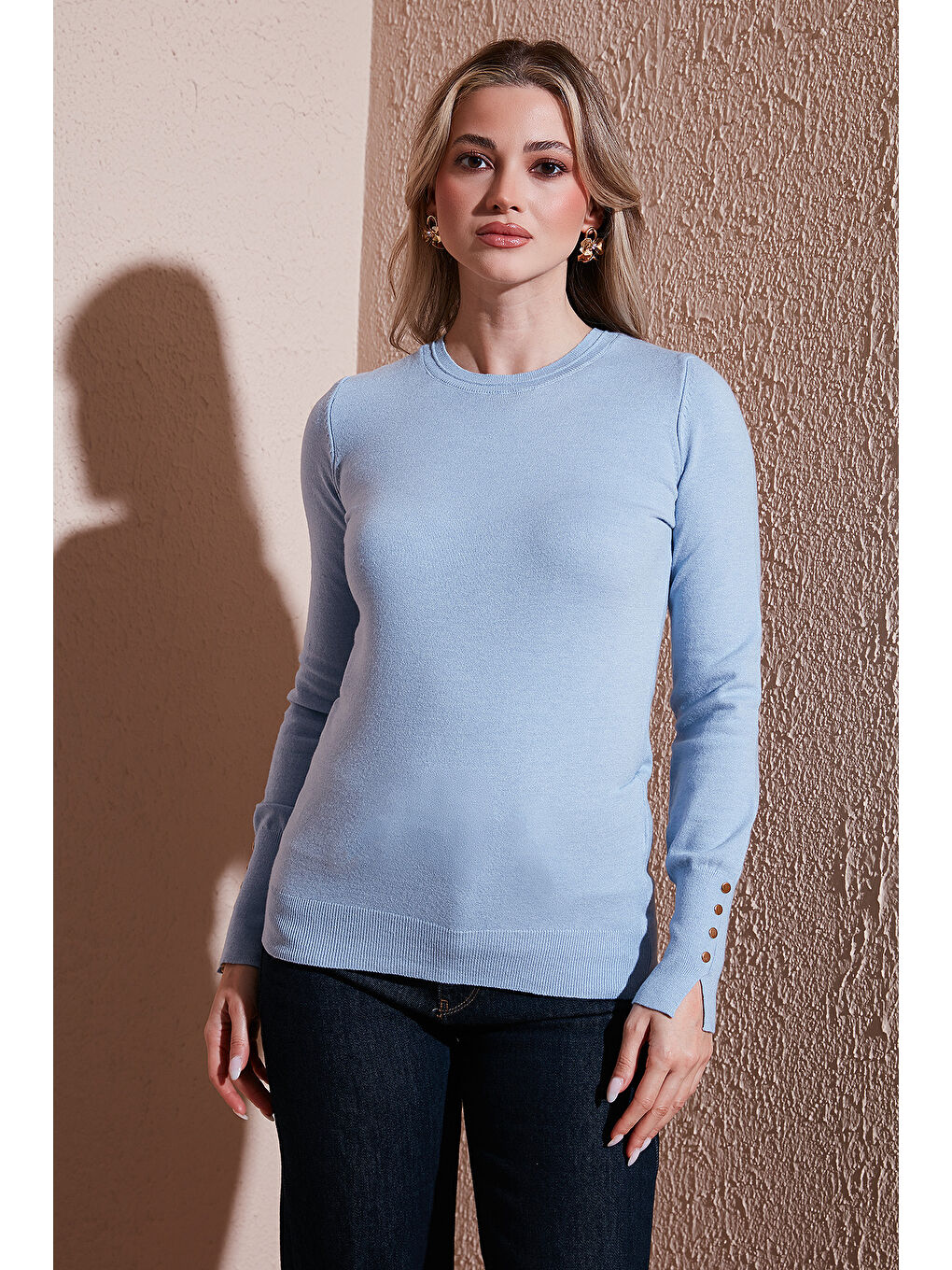 Mavi Regular Fit Bisiklet Yaka Düğme Detaylı Kazak 25K0023K1