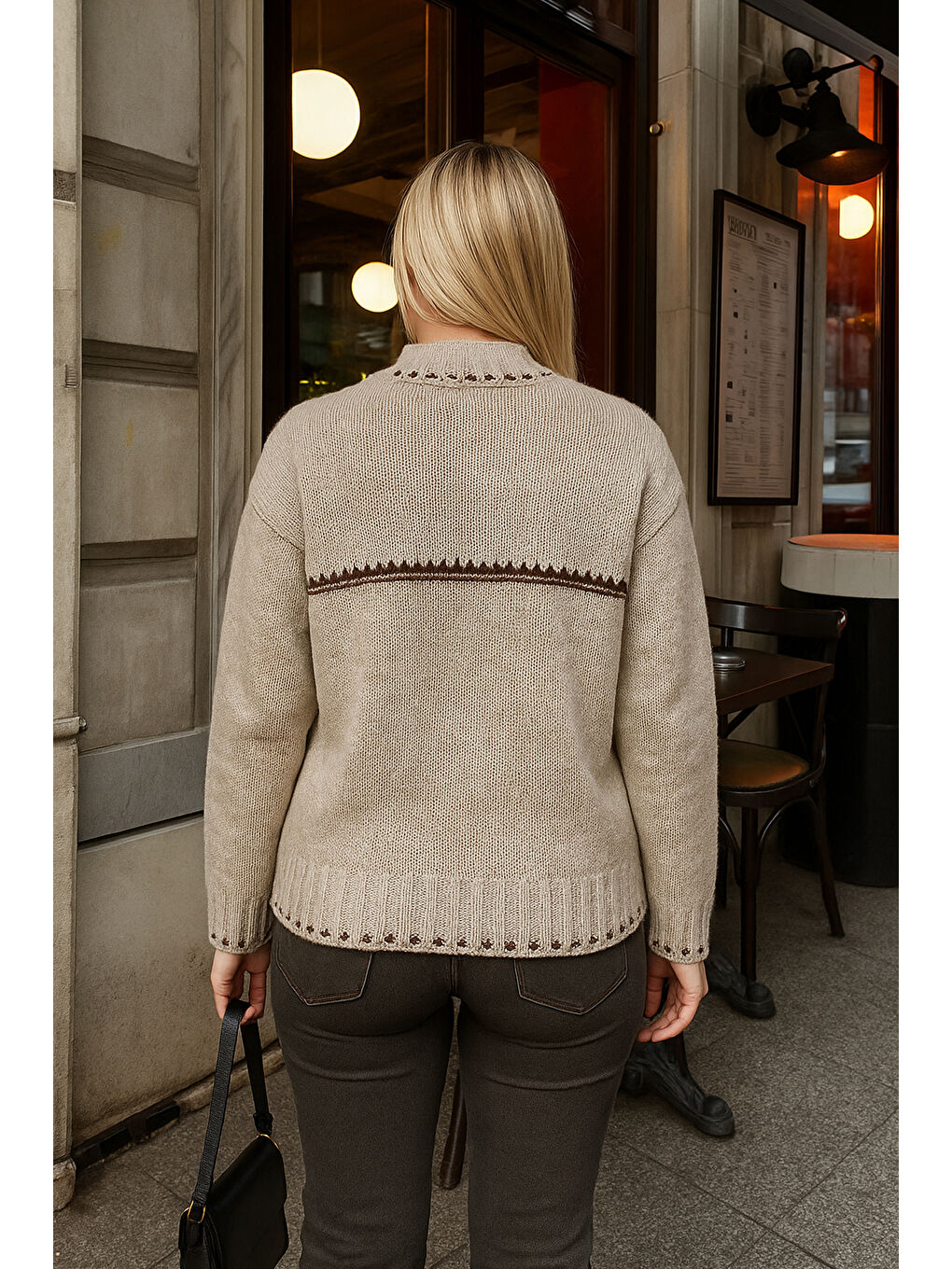 Bej Regular Fit Bisiklet Yaka Kazak 25K0195K1-2