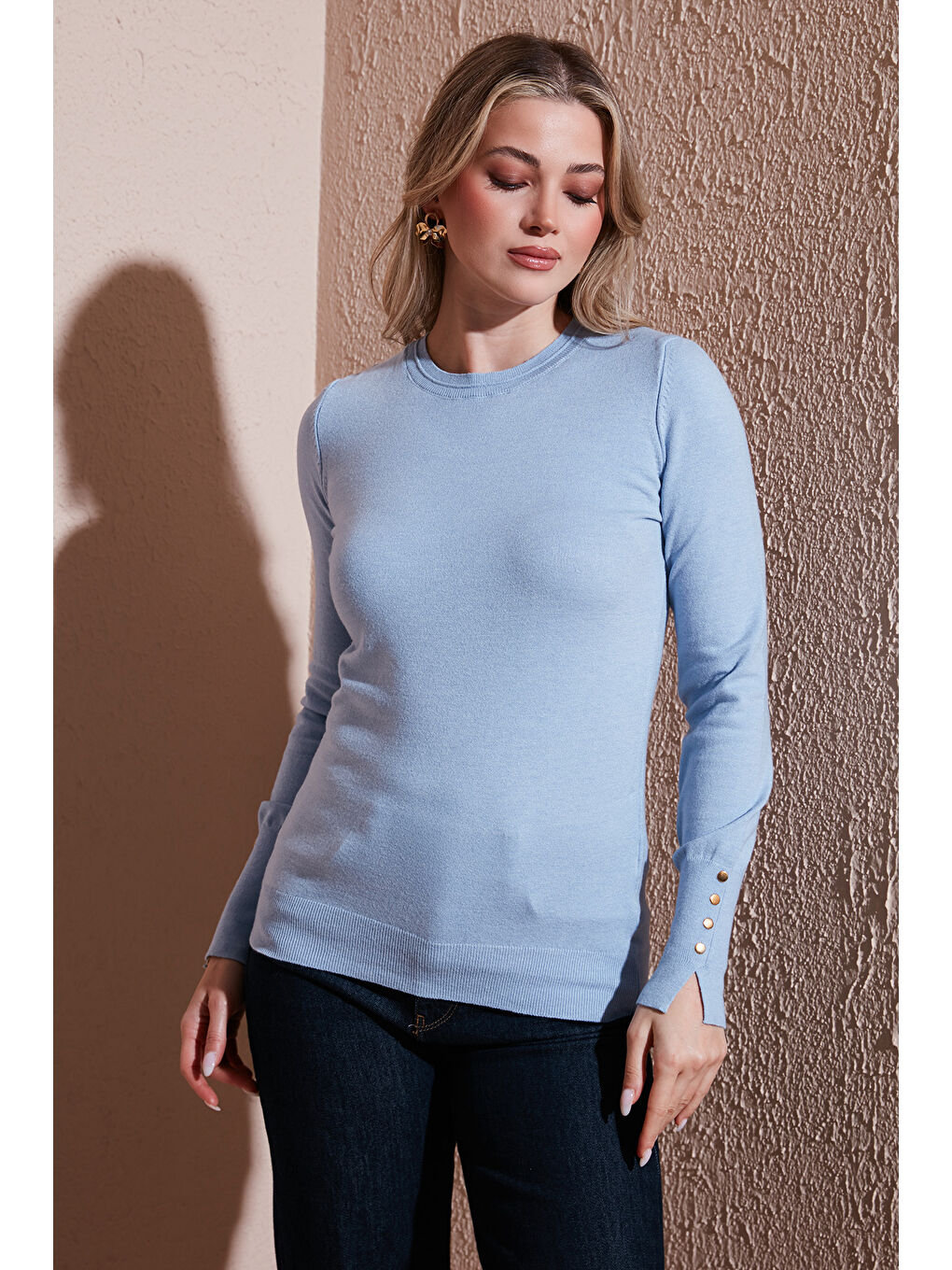 Mavi Regular Fit Bisiklet Yaka Düğme Detaylı Kazak 25K0023K1-1