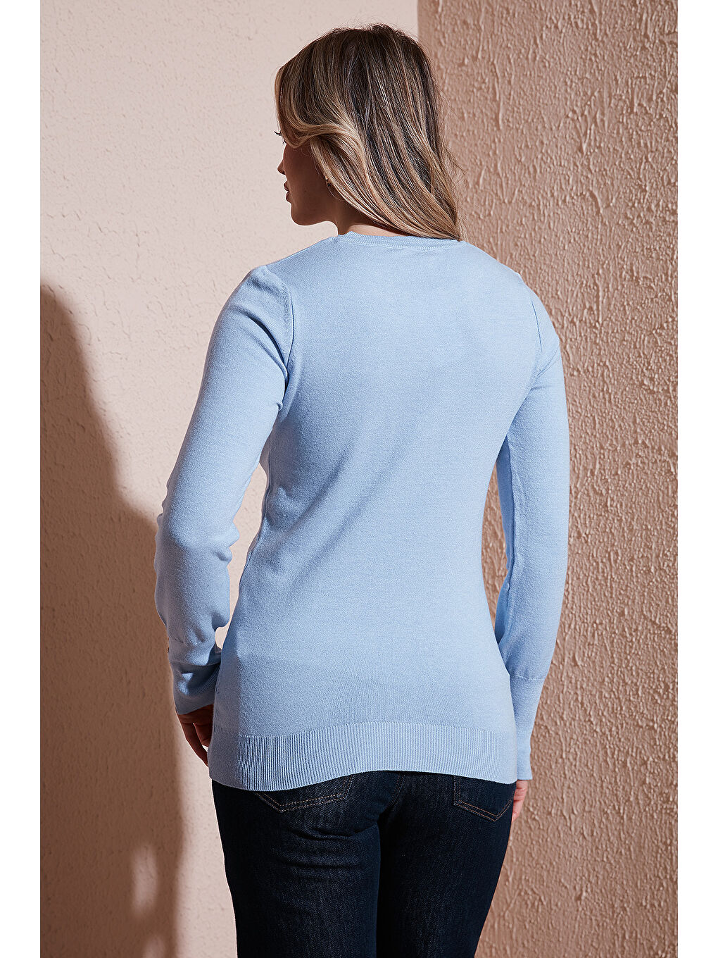 Mavi Regular Fit Bisiklet Yaka Düğme Detaylı Kazak 25K0023K1-4