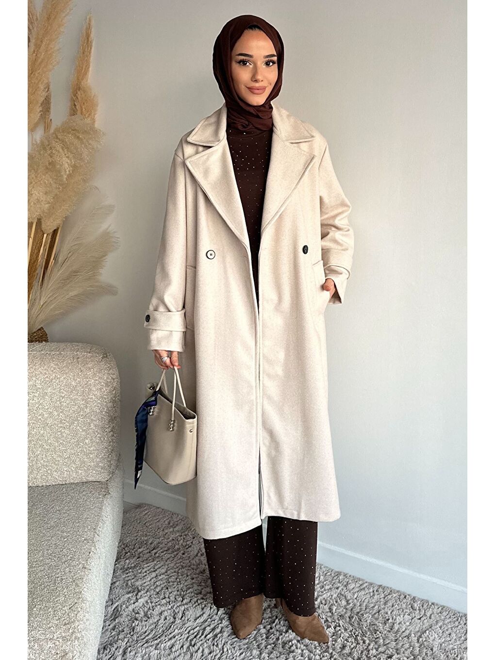 Bej Kruvaze Yaka Çift Cepli Tesettür Kaşe Kaban-3