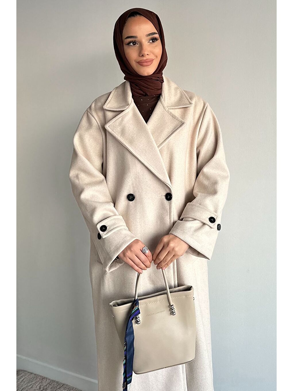 Bej Kruvaze Yaka Çift Cepli Tesettür Kaşe Kaban-5