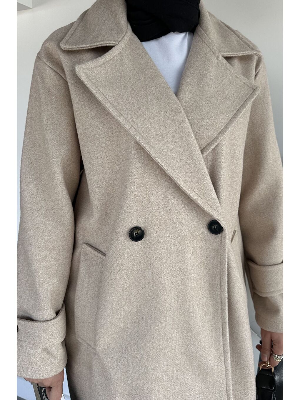 Bej Kruvaze Yaka Çift Cepli Tesettür Kaşe Kaban-8