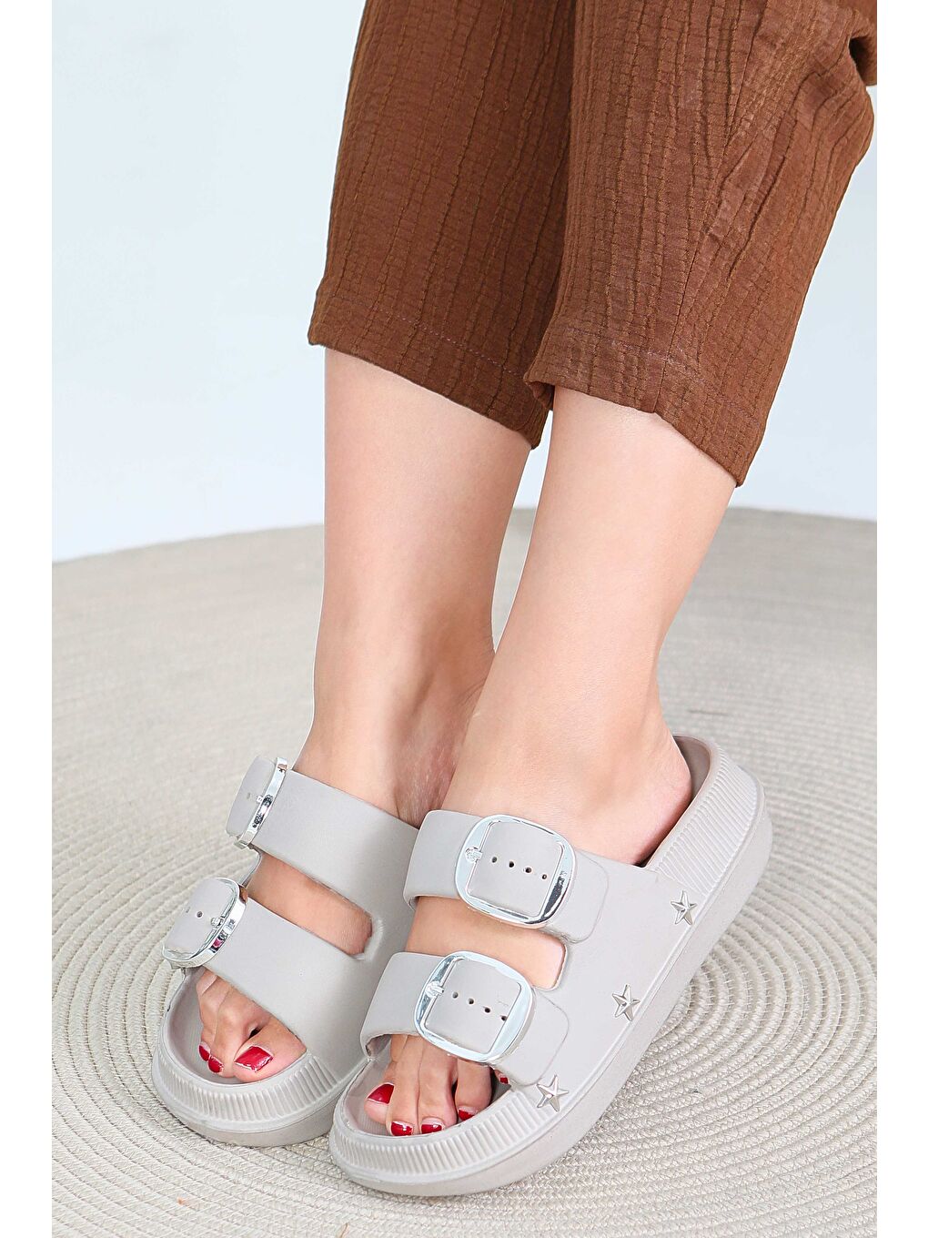 Bej Kadın Vizon Çift Kemerli Terlik - 27565-2