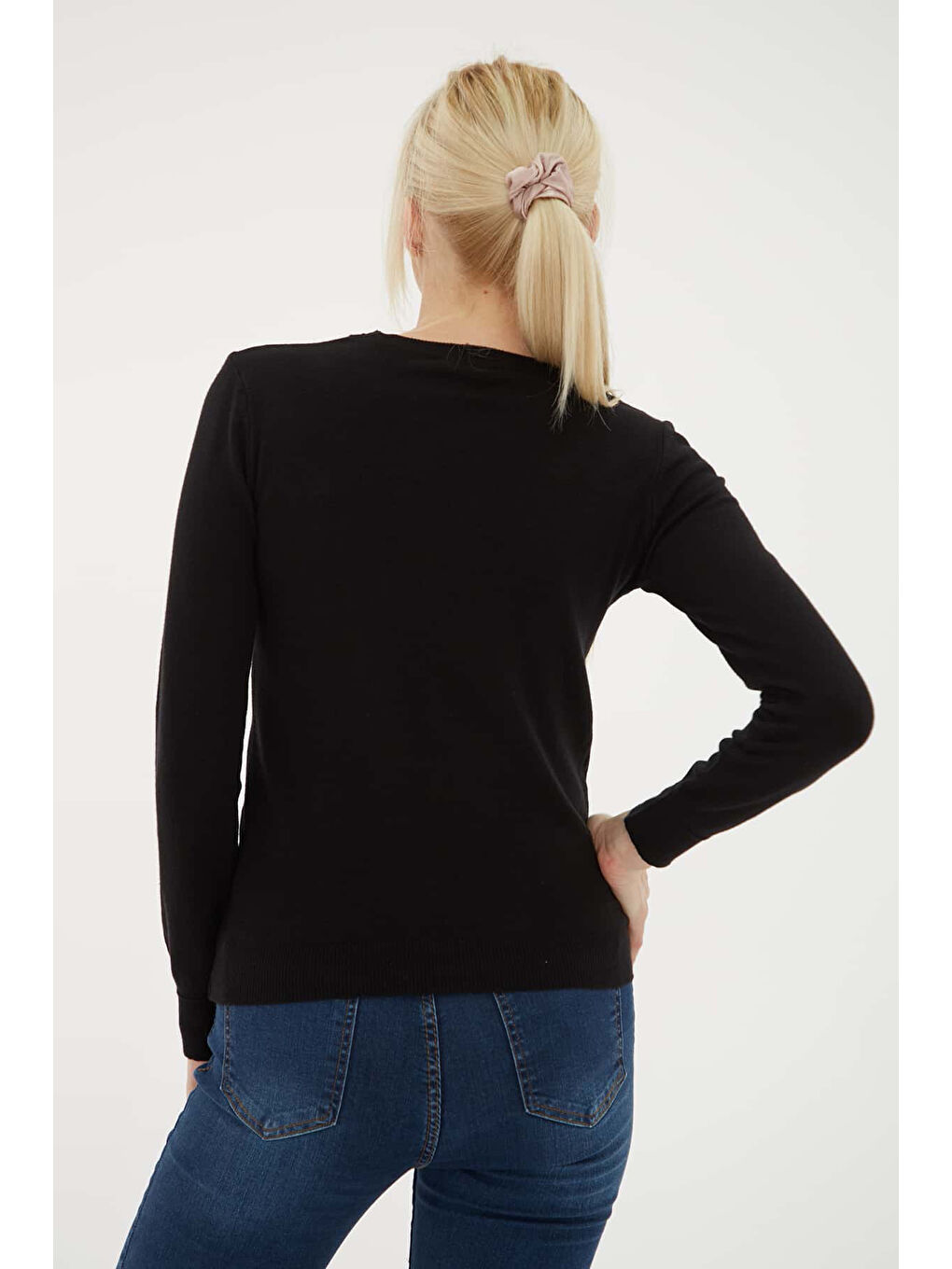 Siyah Regular Fit Bisiklet Yaka Kazak 25K0777K1-2