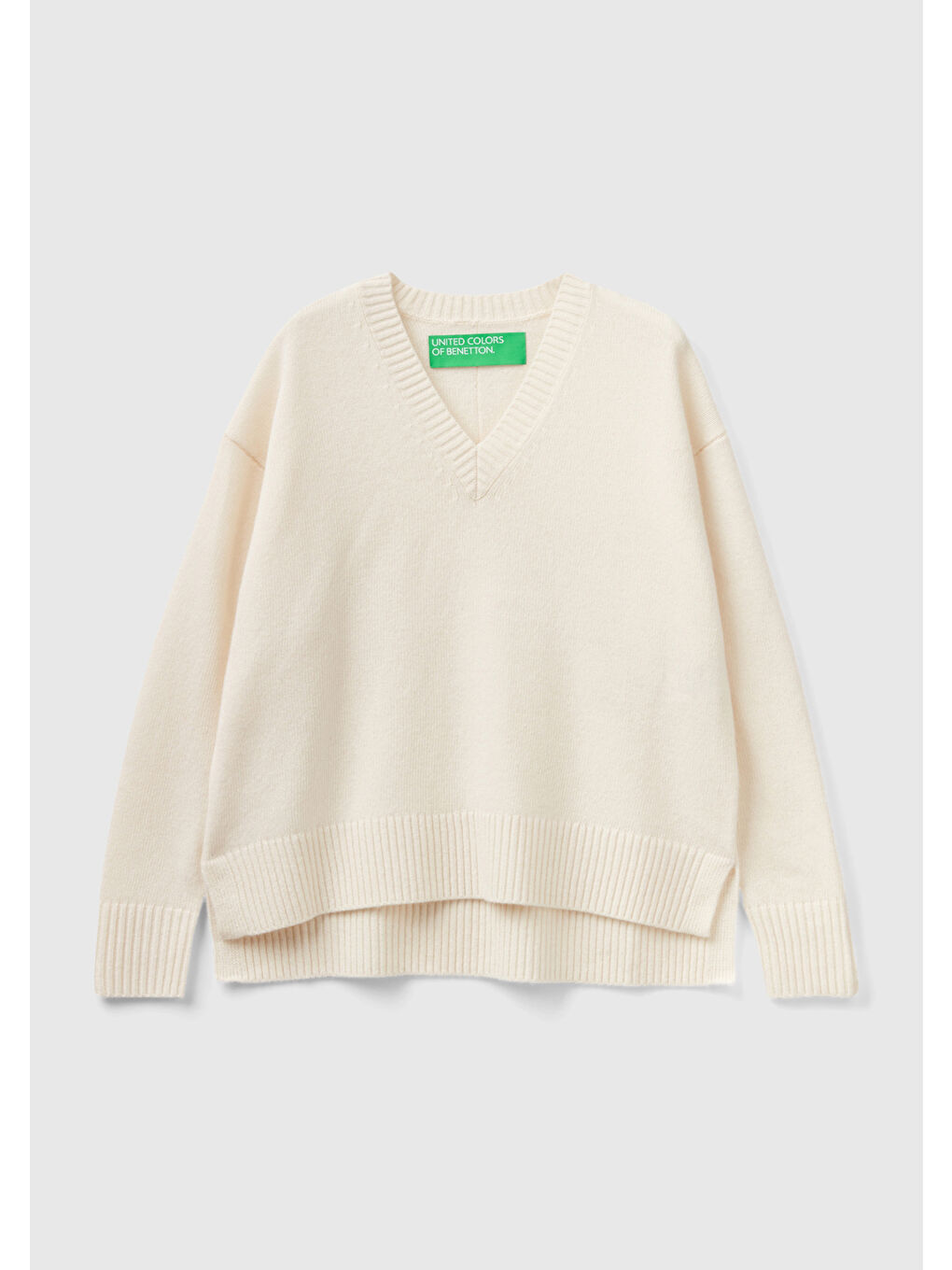 Bej Kadın Vanilya Yün Karışımlı Yanları Yırtmaçlı V Yaka Dökümlü Kazak-1