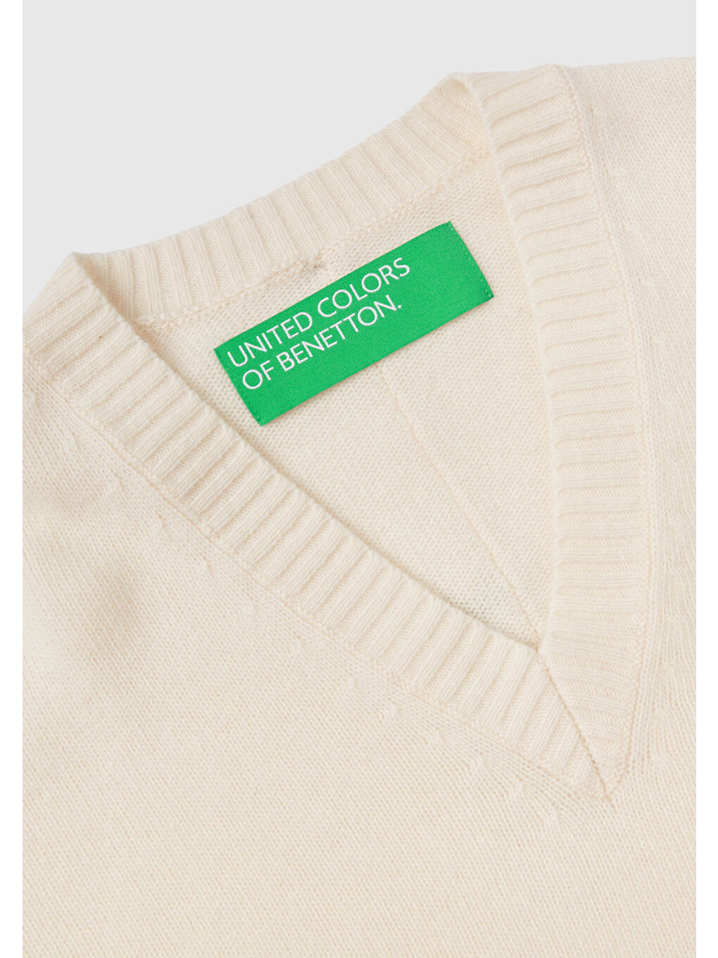 Bej Kadın Vanilya Yün Karışımlı Yanları Yırtmaçlı V Yaka Dökümlü Kazak-5