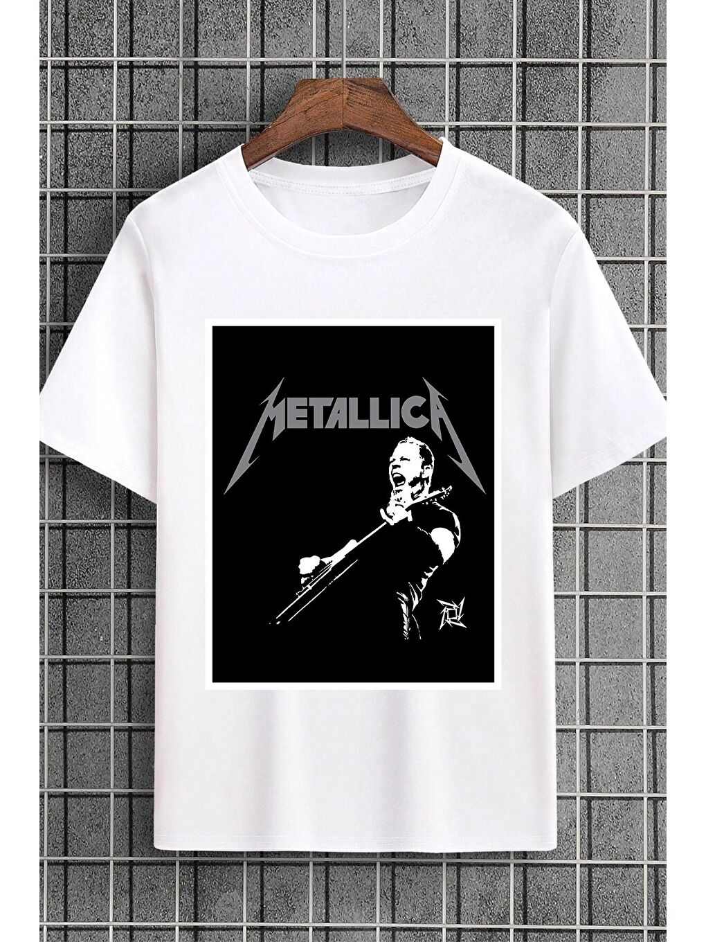 uyguntarz Beyaz Unisex Metalica Tasarım Tshirt