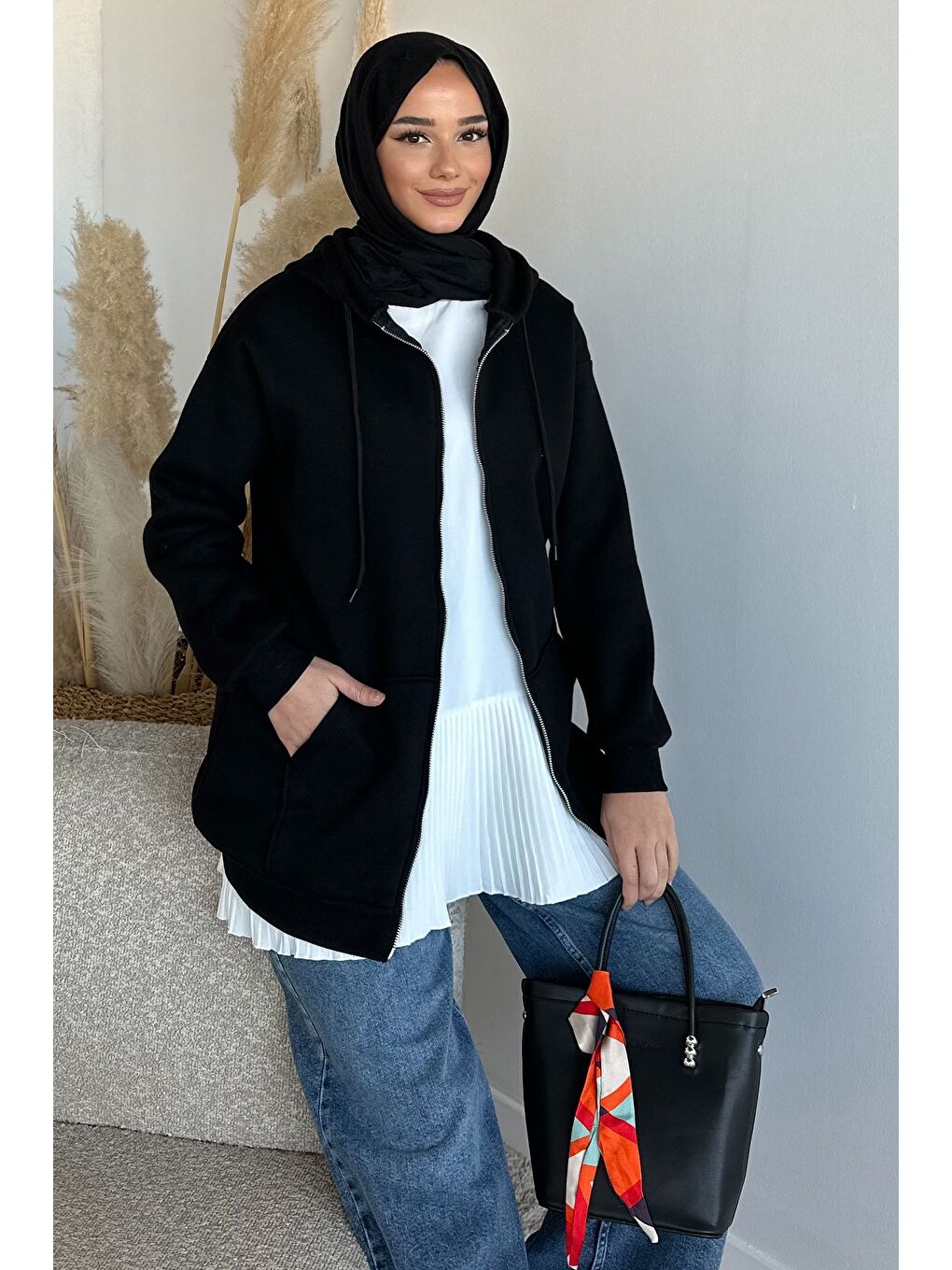 Siyah Kapüşonlu Şardonlu Tesettür Sweatshirt