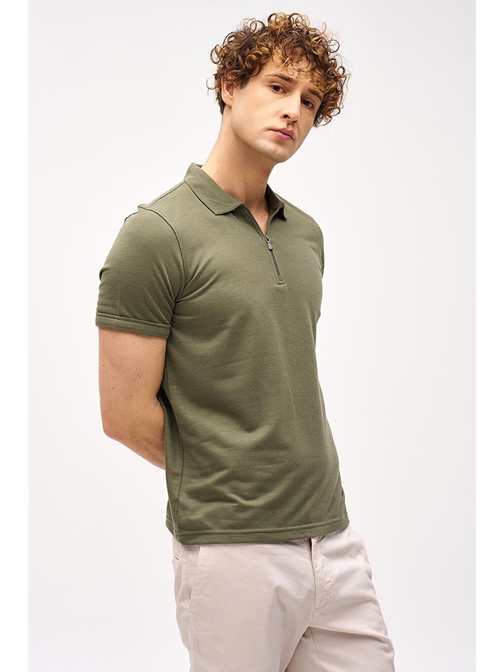 Açık Yeşil Slim Fit Dar Kalıp Fermuarlı Polo Yaka Düz Kısa Kollu  Tişört-1