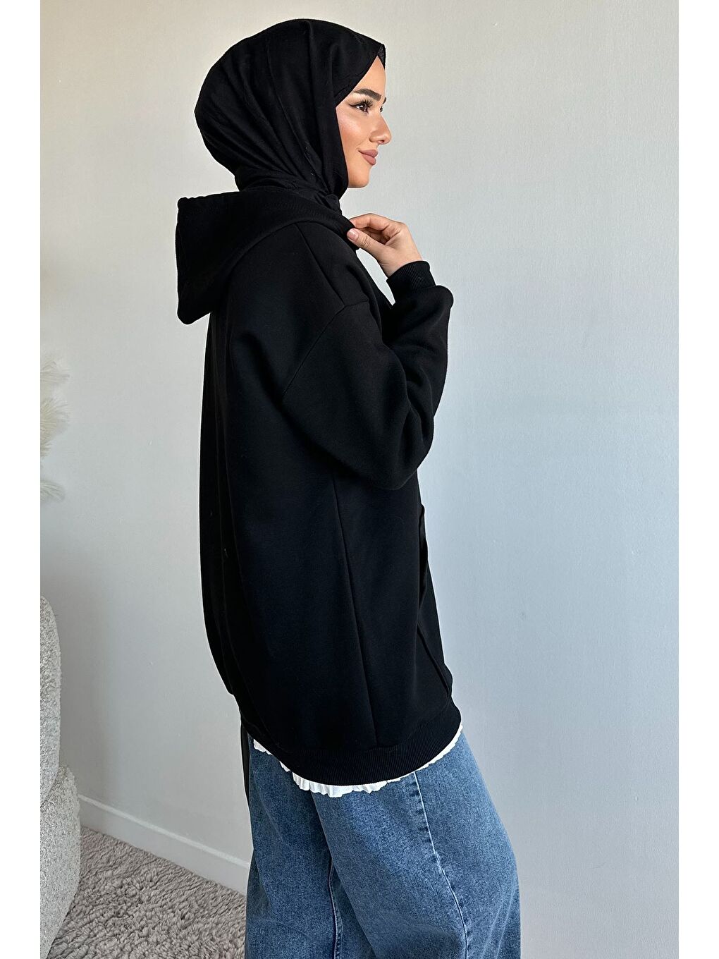 Siyah Kapüşonlu Şardonlu Tesettür Sweatshirt-4