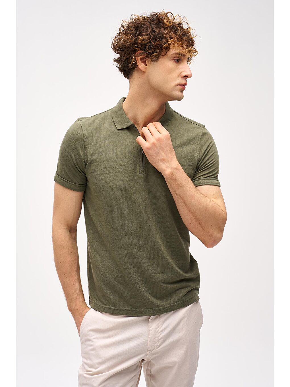 Açık Yeşil Slim Fit Dar Kalıp Fermuarlı Polo Yaka Düz Kısa Kollu  Tişört-3