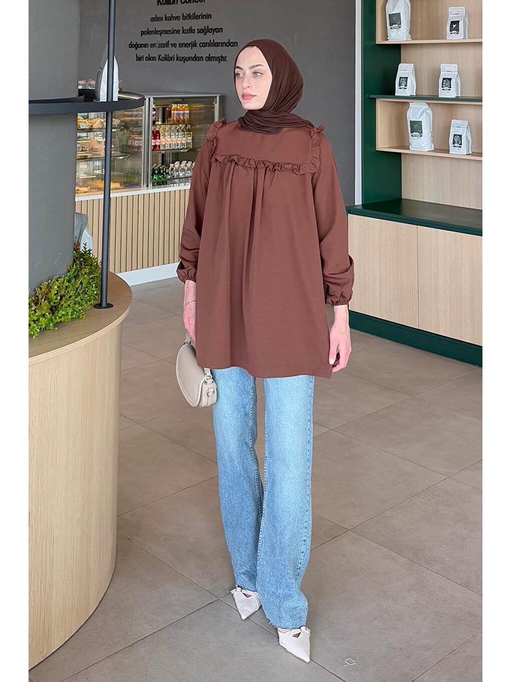 Kahverengi Bisiklet Yaka Omuz Fırfırlı Tunik Çikolata Kahve