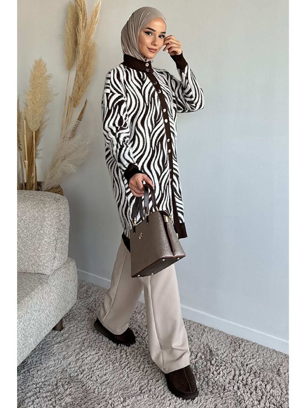 Kahverengi Desenli Angora Tesettür Triko Hırka-4