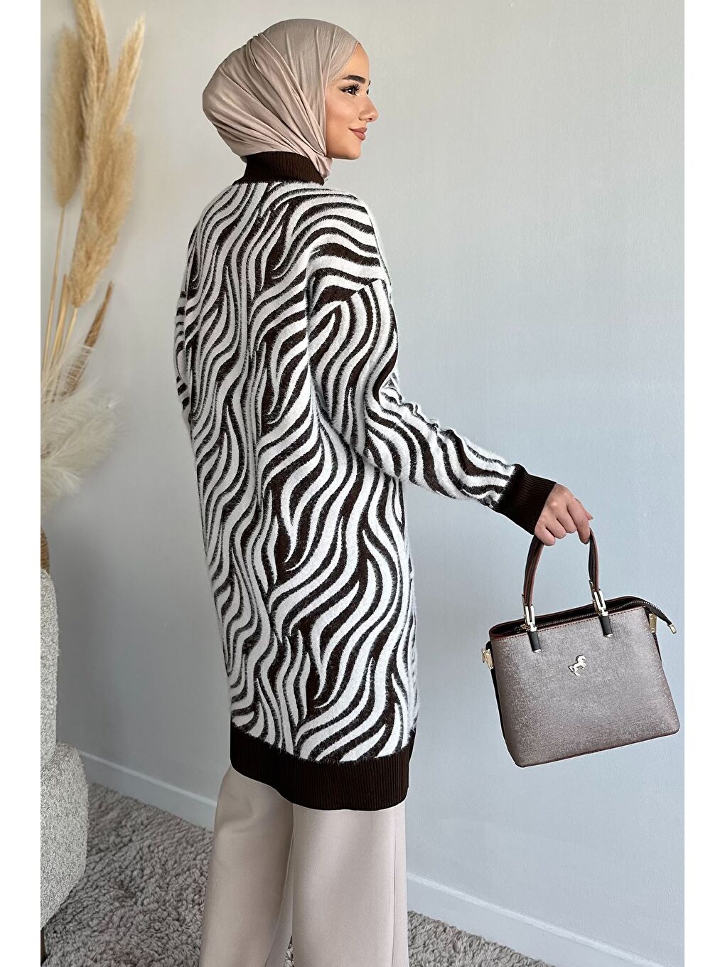 Kahverengi Desenli Angora Tesettür Triko Hırka-6