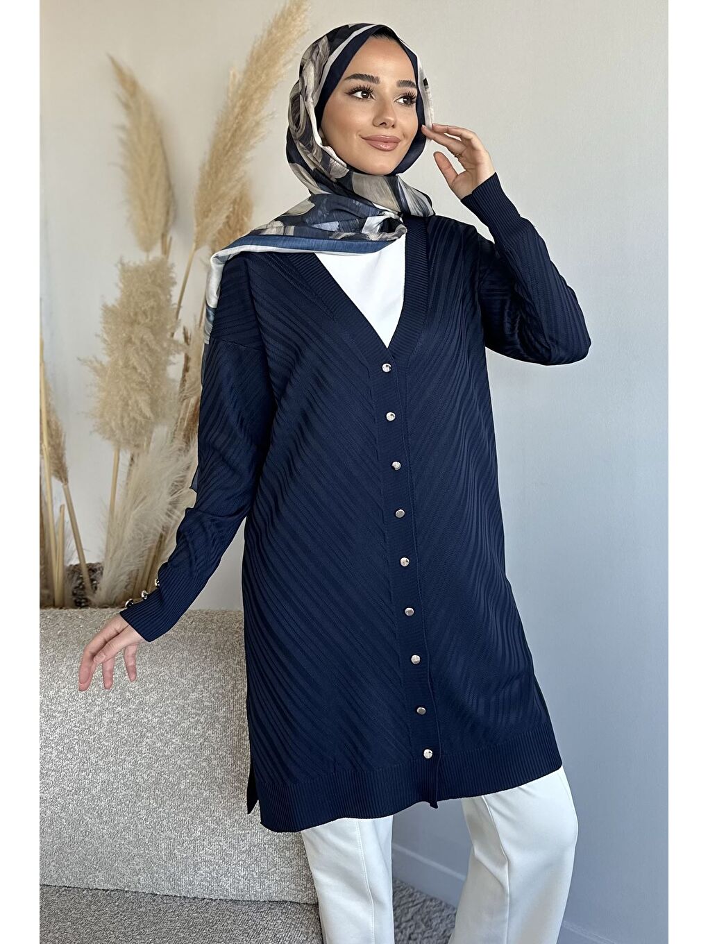 Lacivert Desenli Ön Düğmeli Tesettür Triko Hırka (m-l-xl Uyumludur)-2