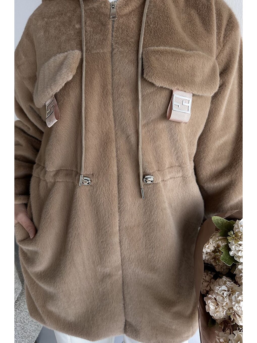 Ekru Gülseli Kadın Kapüşonlu Tesettür Pelüş Mont-7