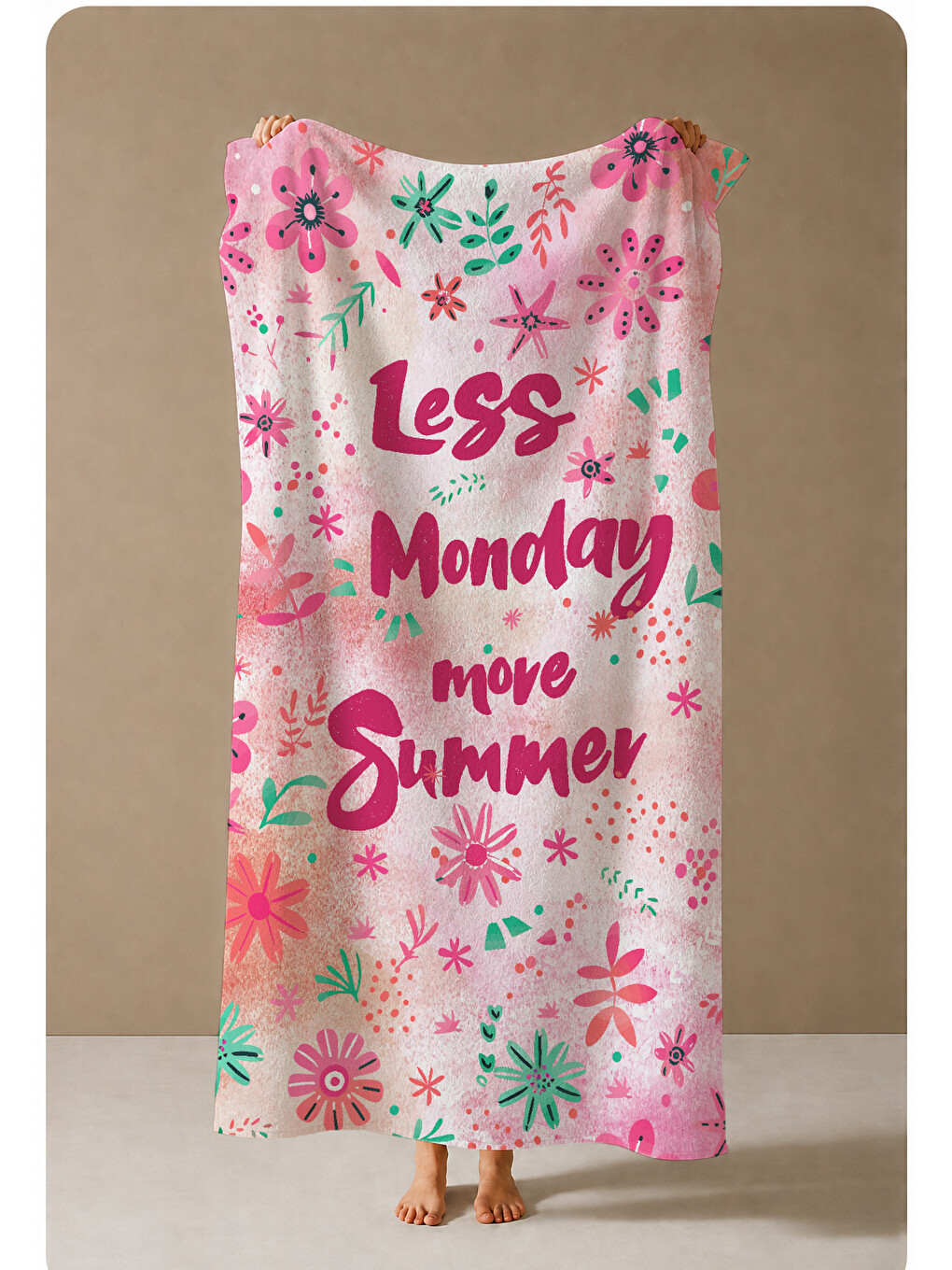 Pembe Çiçekli Less Mondays More Summer Yazılı 70x150 Cm Dijital Baskılı Plaj Ve Banyo Havlusu-3