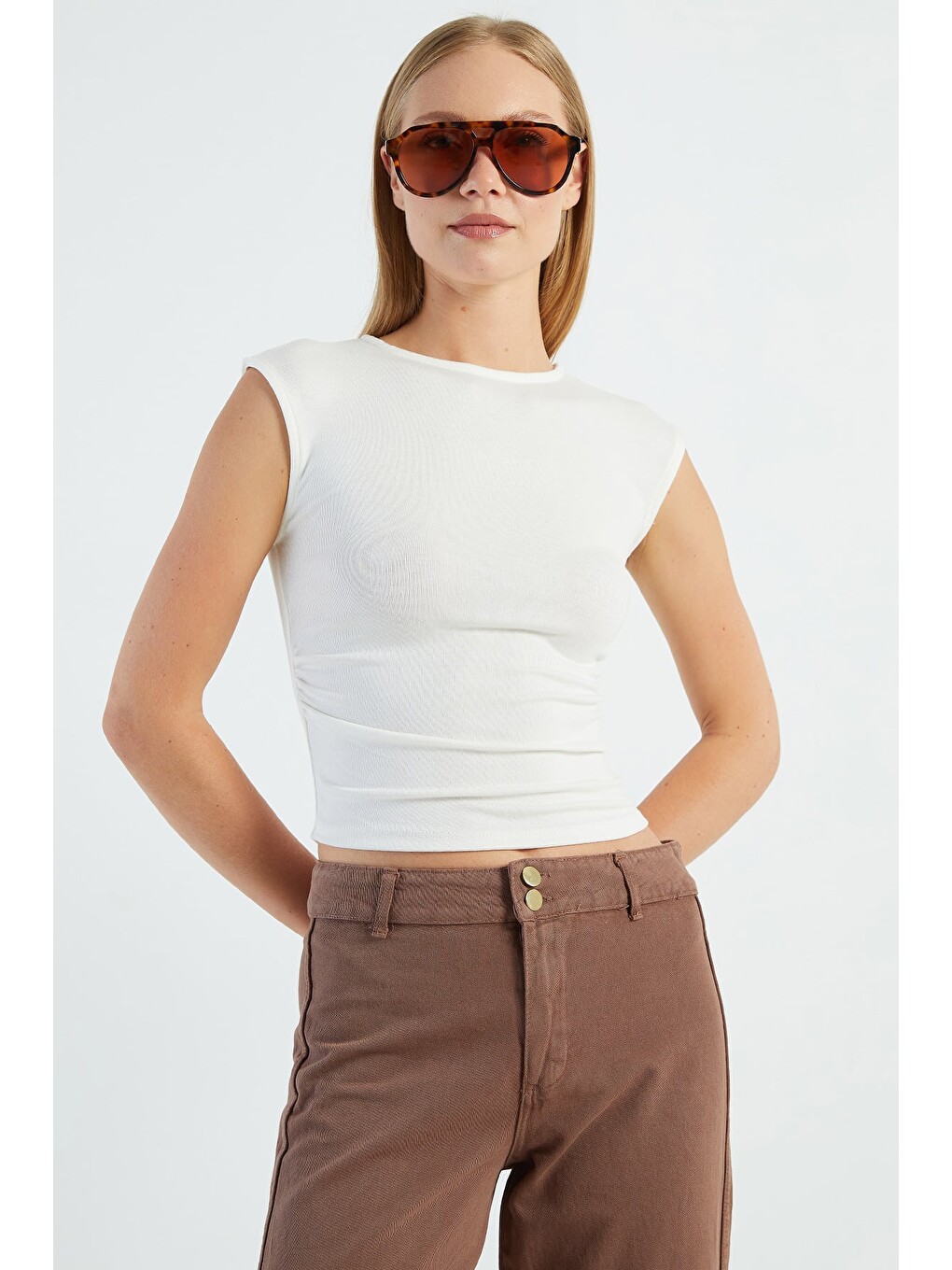 Ekru Yanı Drapeli Slim Fit Bluz